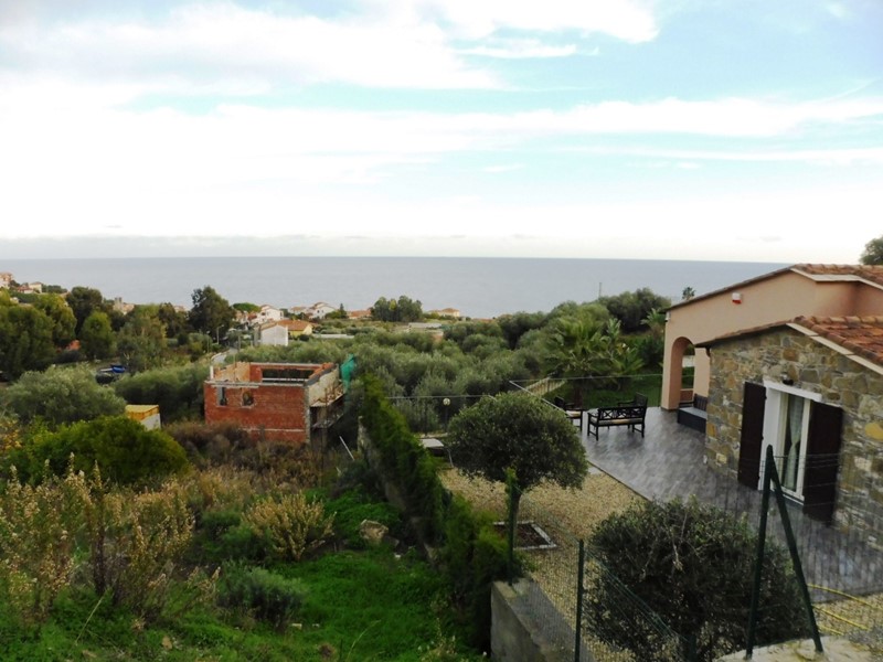 Casa Indipendente in Vendita a Cipressa, zona Piani, 99'000€, 55 m²