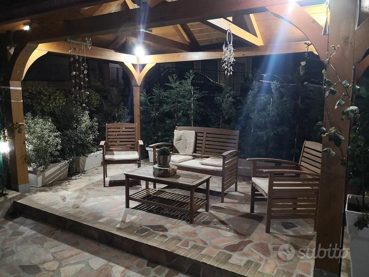 Villa in Vendita a Santo Stefano di Rogliano, 150'000€, 130 m²