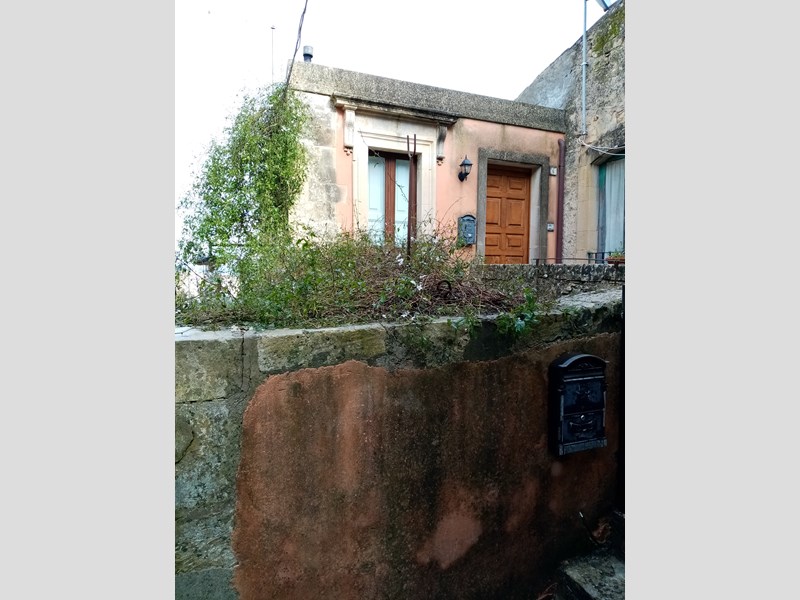 Casa Indipendente in Affitto a Palazzolo Acreide, zona Zona San Paolo , 320&euro;, 75 m², arredato