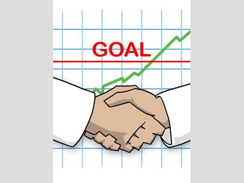 Capannone in Affitto a Sarzana, 12'000€, 2800 m²