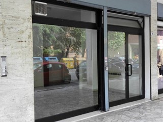 Capannone in Vendita a La Spezia, 2400 m²