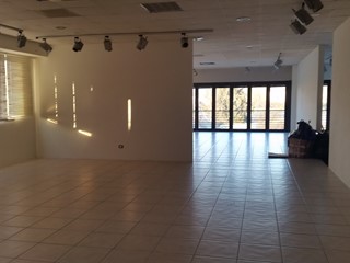 Capannone in Affitto a Lucca, zona Sant'Anna, 3'500€, 350 m²