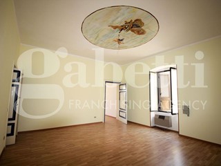 Ufficio in Affitto a Isernia, 600&euro;, 188 m²