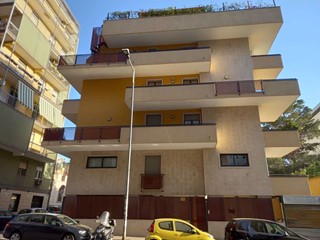 Ufficio in Vendita a Bari, 165'000€, 60 m²