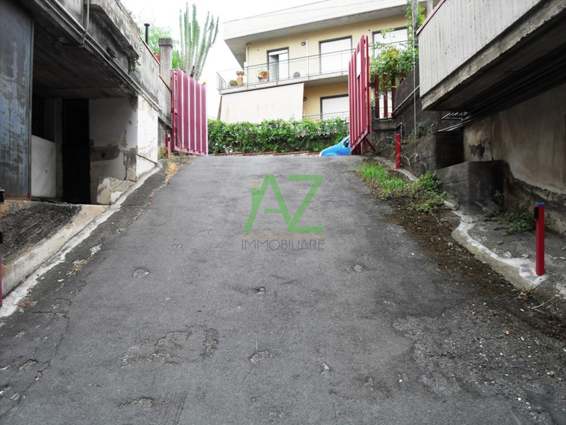 Box in Vendita a Gravina di Catania, 100'000&euro;, 110 m²