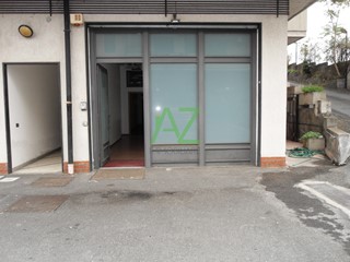 Magazzino in Vendita a Gravina di Catania, 175'000€, 187 m²