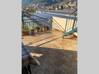 Casa Semi Indipendente in Vendita a Camporosso, 215'000€, 110 m², con Box