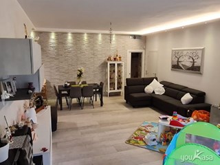 Trilocale in Vendita a Cassano delle Murge, zona zona centro, 250'000€, 180 m²