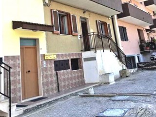Trilocale in Vendita a Cassano delle Murge, zona zona centro, 95'000€, 100 m²