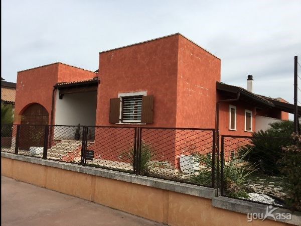 Villa in Vendita a Gioia del Colle, 470'000€, 350 m²