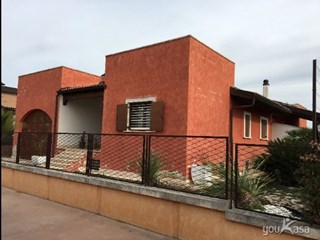 Villa in Vendita a Gioia del Colle, 470'000€, 350 m²