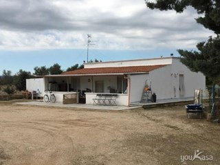 Villa in Vendita a Acquaviva delle Fonti, zona Sannicandro, 69'000€, 90 m²