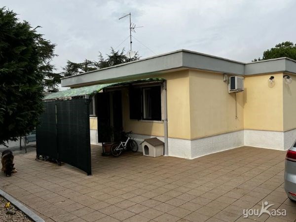 Villetta a schiera in Vendita a Cassano delle Murge, zona Fraddiavolo, 115'000€, 110 m²