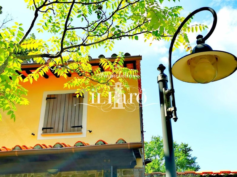 Casa di corte in Vendita a Casciana Terme Lari, 450'000€, 130 m², arredato, con Box