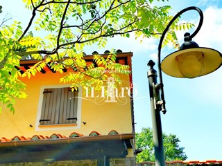 Casa di corte in Vendita a Casciana Terme Lari, 450'000€, 130 m², arredato, con Box