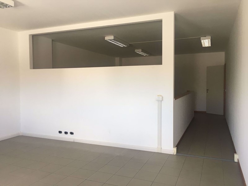 Ufficio in Affitto a Arezzo, 900&euro;, 120 m²