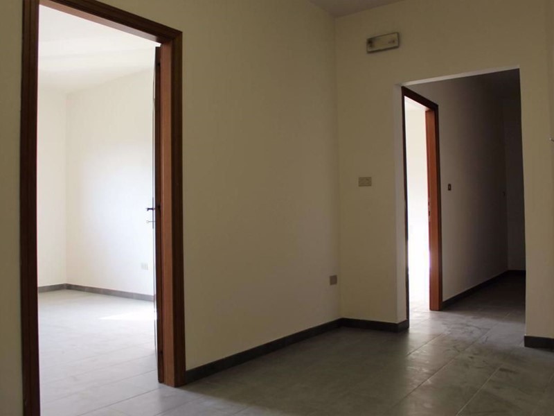 Ufficio in Affitto a Arezzo, 1'200€, 180 m²