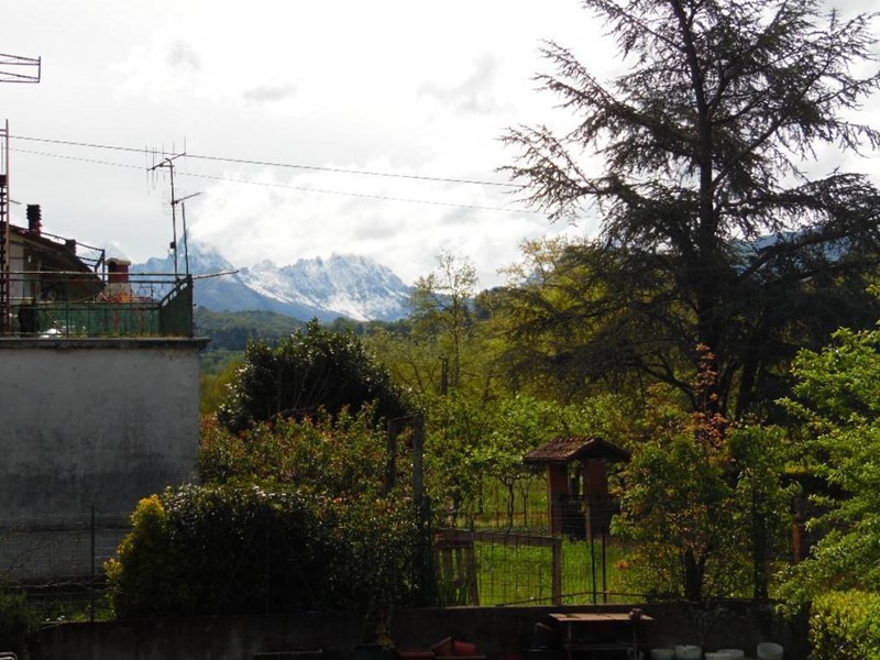 Villa in Vendita a Aulla, 500'000€, 512 m², con Box