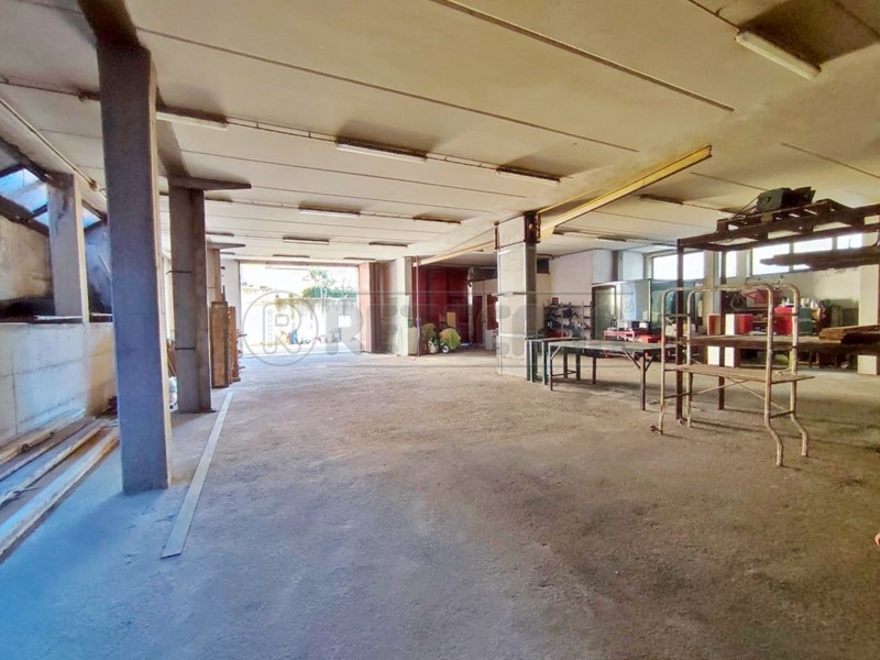 Laboratorio in Affitto a Zermeghedo, 850€, 322 m²