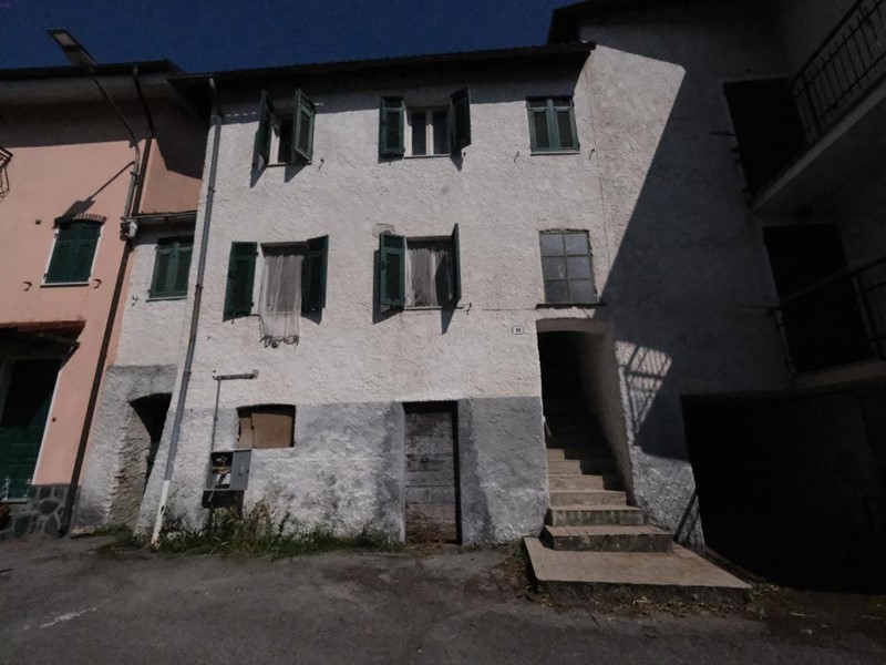 Casa Indipendente in Vendita a Mioglia, 55'000€, 150 m²