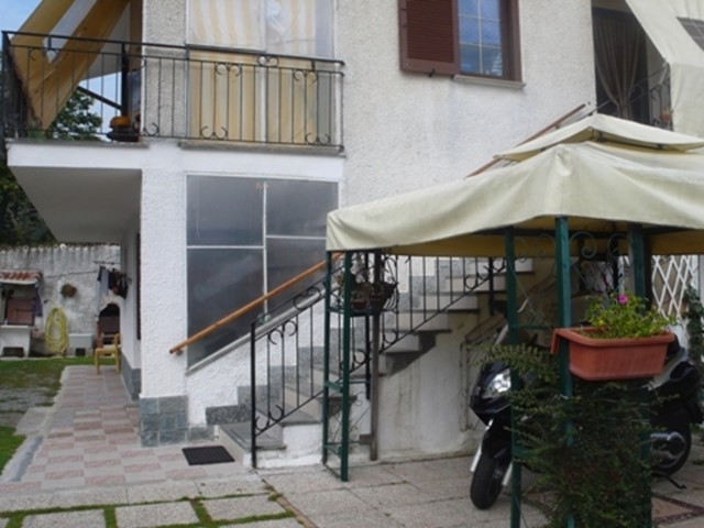 Casa Semi Indipendente in Vendita a Pontinvrea, 190'000€, 240 m²