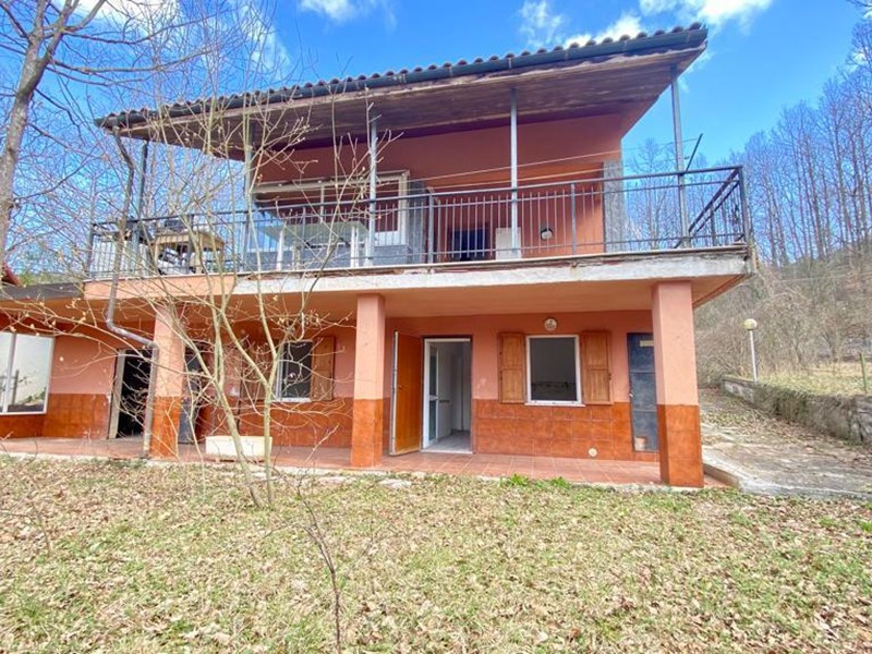 Casa Indipendente in Vendita a Pareto, 100'000€, 153 m², arredato, con Box