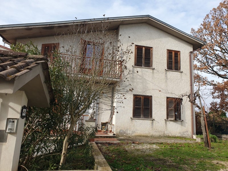Casa Semi Indipendente in Vendita a Rieti, zona piani di sant'Elia , 75'000&euro;, 115 m²