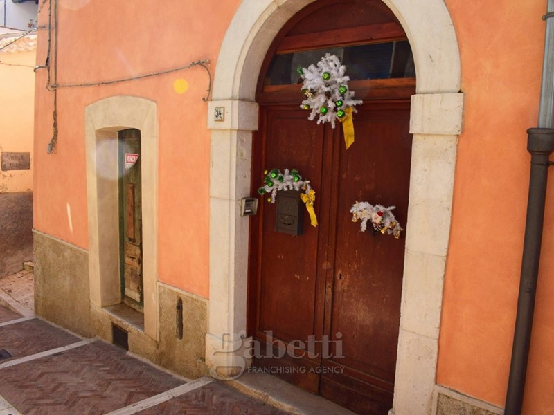 Trilocale in Vendita a Campobasso, 19'000€, 86 m²