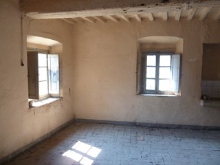 Casa di corte in Vendita a Calci, 50'000€, 140 m²