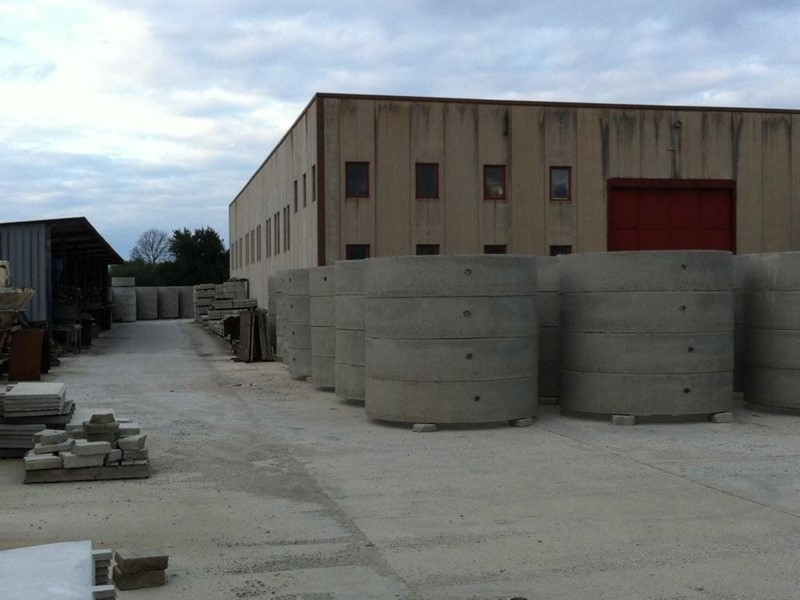 Capannone in Vendita a San Vincenzo, 450'000€, 500 m²