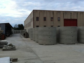 Capannone in Vendita a San Vincenzo, 450'000€, 500 m²