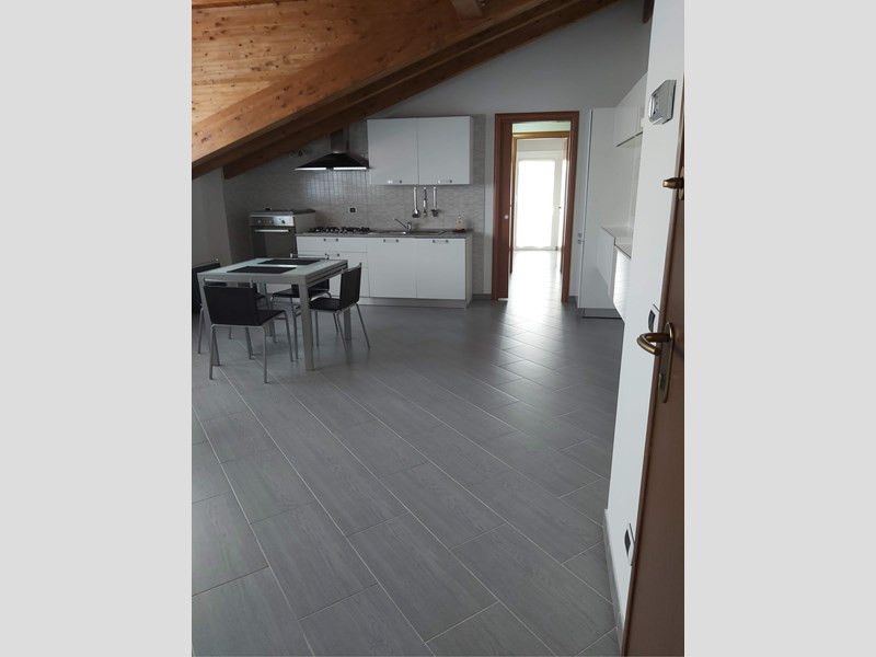 Bilocale in Affitto a Rho, 850€, 65 m², arredato