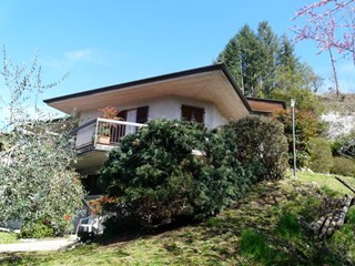 Villa in Vendita a Bagnone, zona collinare con vicinanze castello malaspiniano, 315'000€, 220 m², con Box