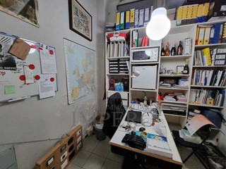 Magazzino in Vendita a Ventimiglia, zona Centro, 240'000€, 120 m²