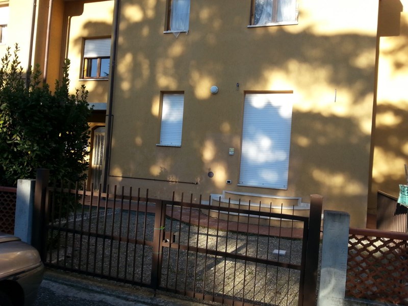 Trilocale in Vendita a Colle di Val D'Elsa, zona LE GRAZIE, 165'000&euro;, 70 m²