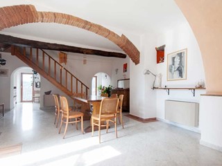 Casa Indipendente in Vendita a Fosdinovo, 245'000€, 150 m²