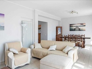 Quadrilocale in Affitto a Camaiore, zona Lido di Camaiore, 95 m², arredato