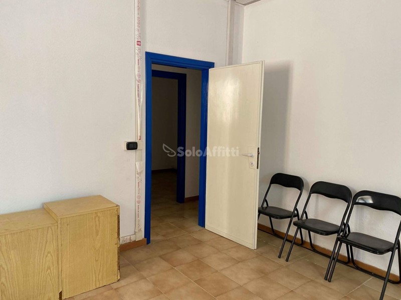 Ufficio in Affitto a Latina, 550€, 75 m²