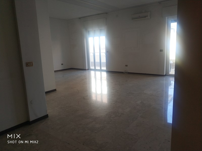 Quadrilocale in Vendita a Bari, zona Carrassi, 320'000€, 140 m²