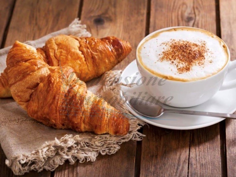 Attività commerciale in Vendita a Cecina, zona marina di cecina, 150'000€, 82 m²