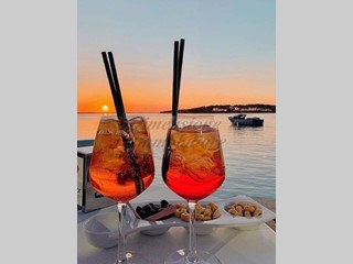 Attività commerciale in Vendita a Cecina, zona marina di cecina, 150'000€, 82 m²