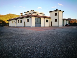 Capannone in Vendita a Fosdinovo, 1'850'000€, 1400 m²
