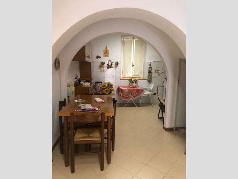 Casa Indipendente in Vendita a Pistoia, zona Pontelungo, 100'000€, 75 m²