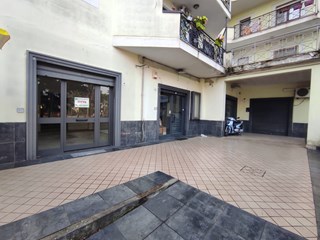 Negozio in Affitto a Santa Maria Capua Vetere, zona università, 500€, 60 m²