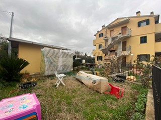 Trilocale in Vendita a Castellina Marittima, 125'000€, 65 m²