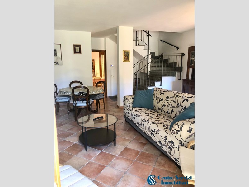 Villetta a schiera in Affitto a Pisa, zona Marina di Pisa, 1'500€, 130 m², arredato