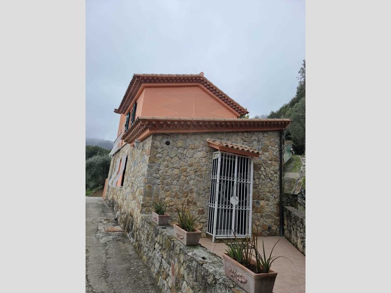 Casa Indipendente in Vendita a Ventimiglia, zona Sealza, 480'000€, 100 m²