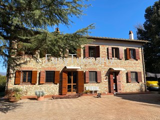 Casa Indipendente in Vendita a Porcari, 1'400'000€, 416 m²