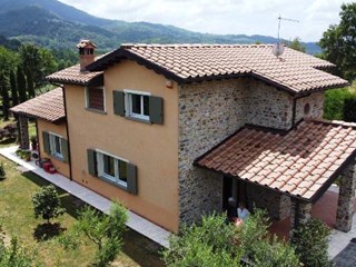 Villa in Vendita a Villafranca in Lunigiana, zona collinare, 750'000€, 300 m², arredato
