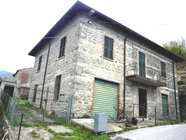 Casa Indipendente in Vendita a Mulazzo, zona collinare, 140'000€